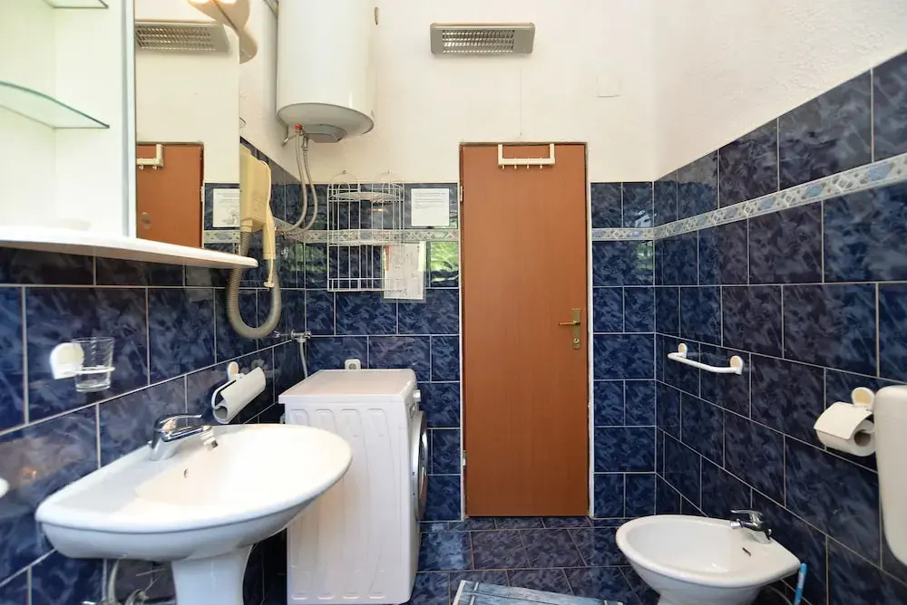 Apartment 498