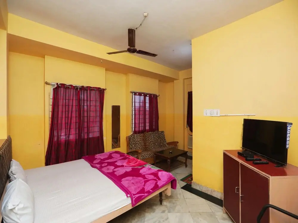 SPOT ON 45472 Hotel Savitri