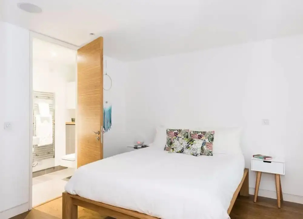 Modern 2 Bed Flat in Shoreditch with Roof Garden