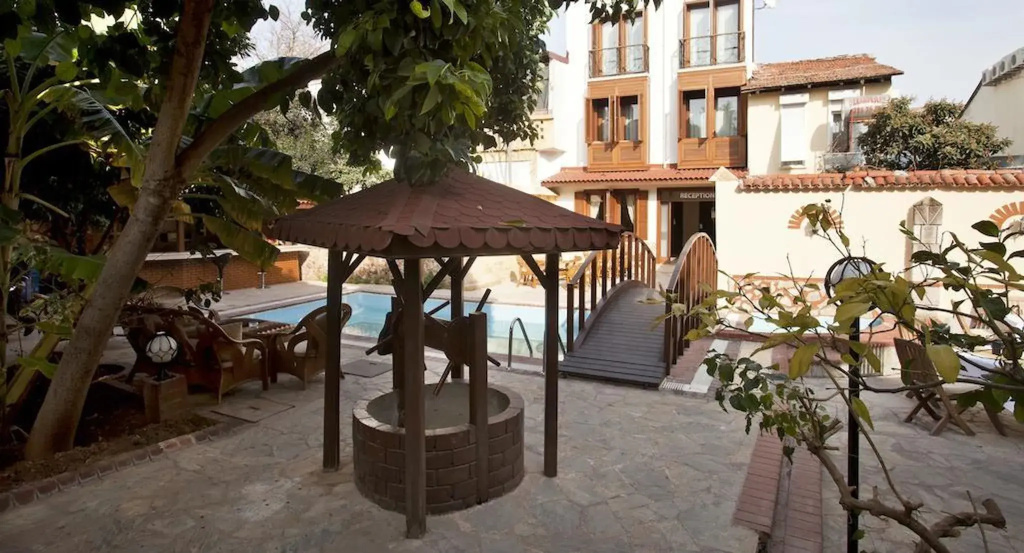 Castle Old Town Hotel