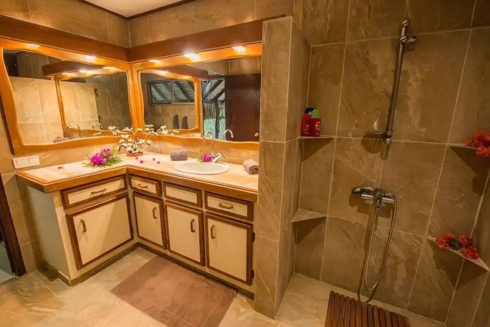 BORA BORA HOLIDAYS LODGE