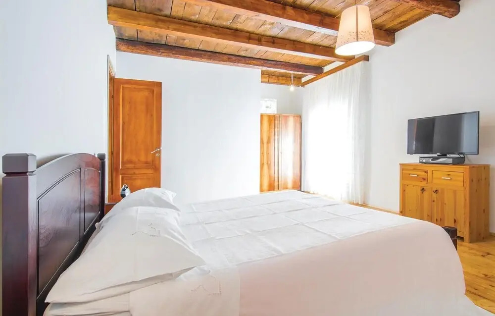 Nice Home in Porec With 2 Bedrooms, Internet and Outdoor Swimming Pool