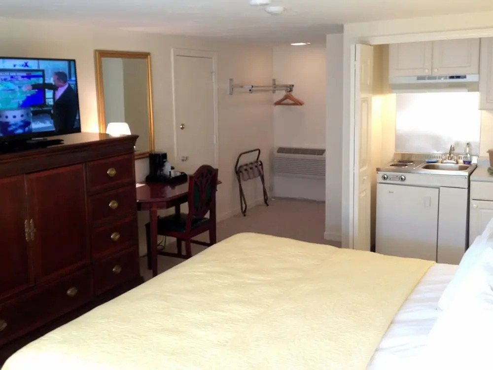 Craigville Beach Inn