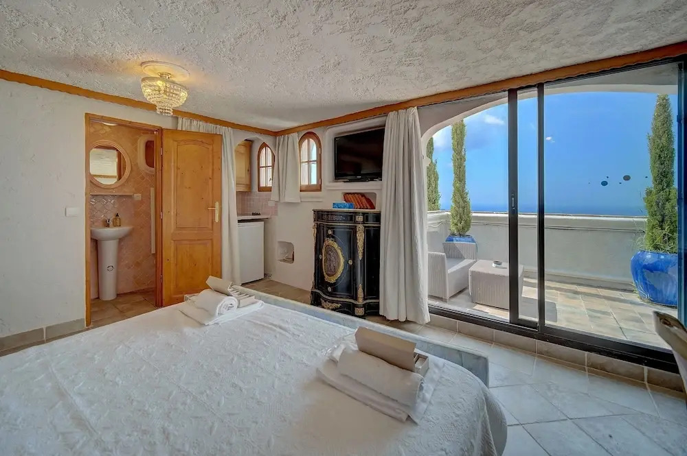 Cannes hills exclusive area fits 20