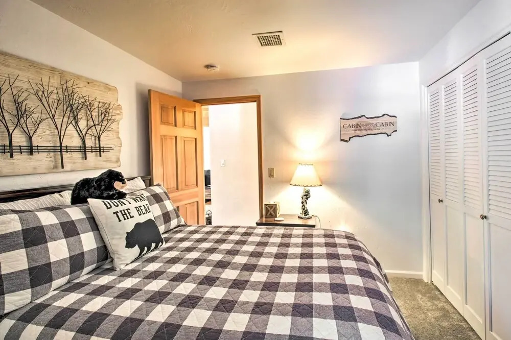 Pet-Friendly Cabin in Pinetop-Lakeside