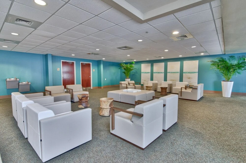 Majestic 1708 West - Tower I