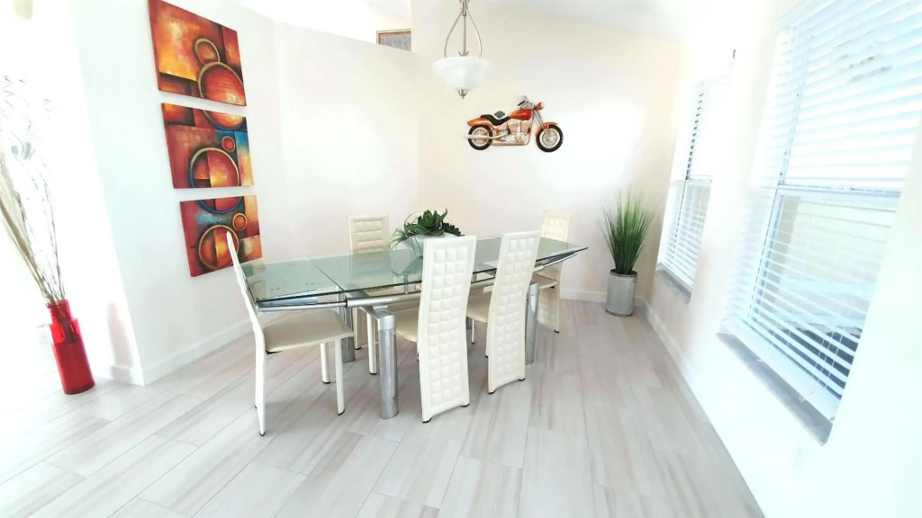NEW! Villa Surfside
