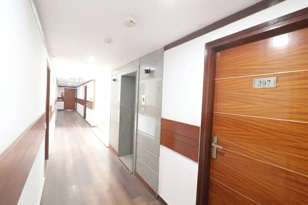 GoldRoom