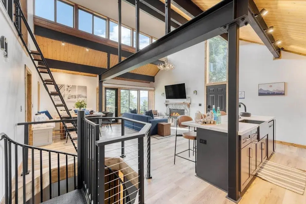 Lake View, Firepit, Game Room Remodeled Nightingale Overlook by Avantstay