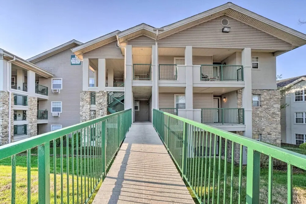Family-friendly Condo ~ 3 Mi to Branson Landing