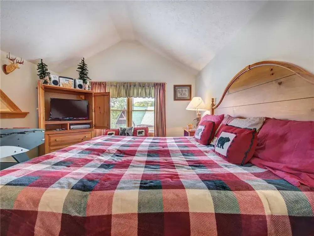 Komfy Kozy 3 Bedroom Home with Hot Tub