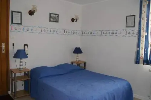Aux Trois Jean