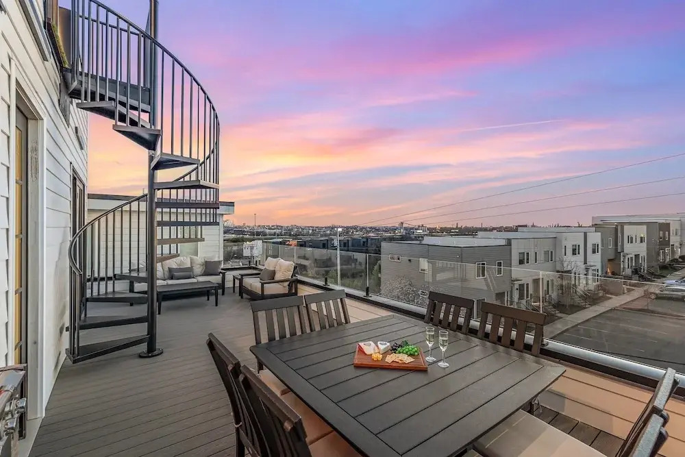 High Note-2 Rooftop Decks-3 Mins to Broadway