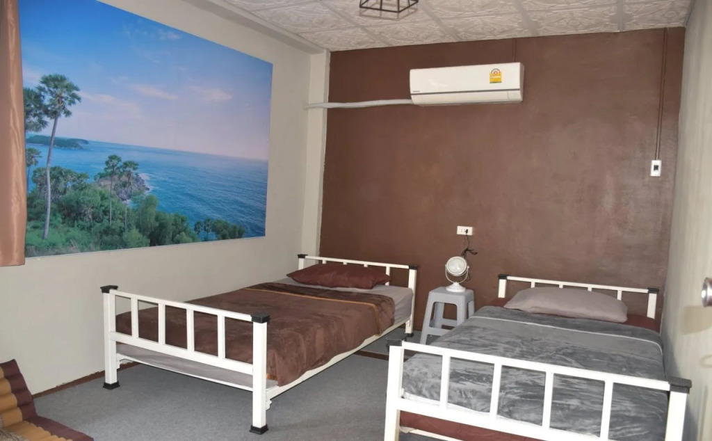 Empo Hostel at 30 Onnut