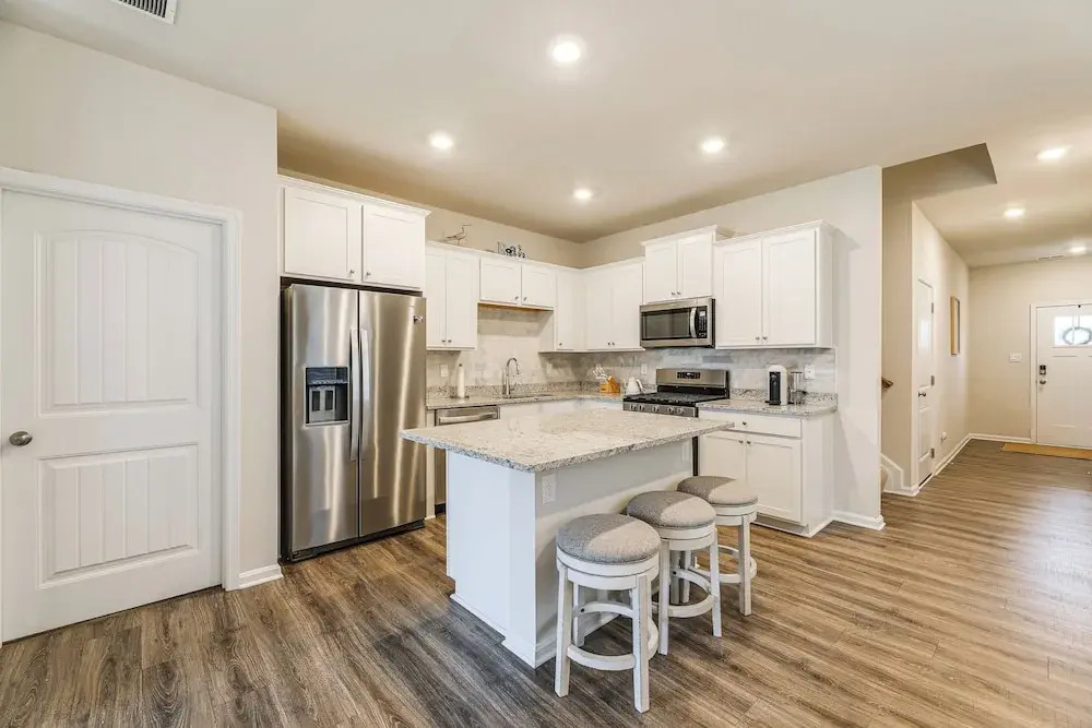5 Mi to Bethany Beach: Townhome w/ Pool!
