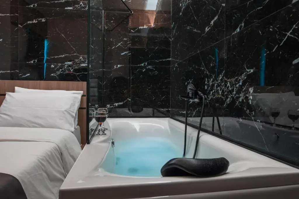 NOHO Boutique , premium living Lazeon 7