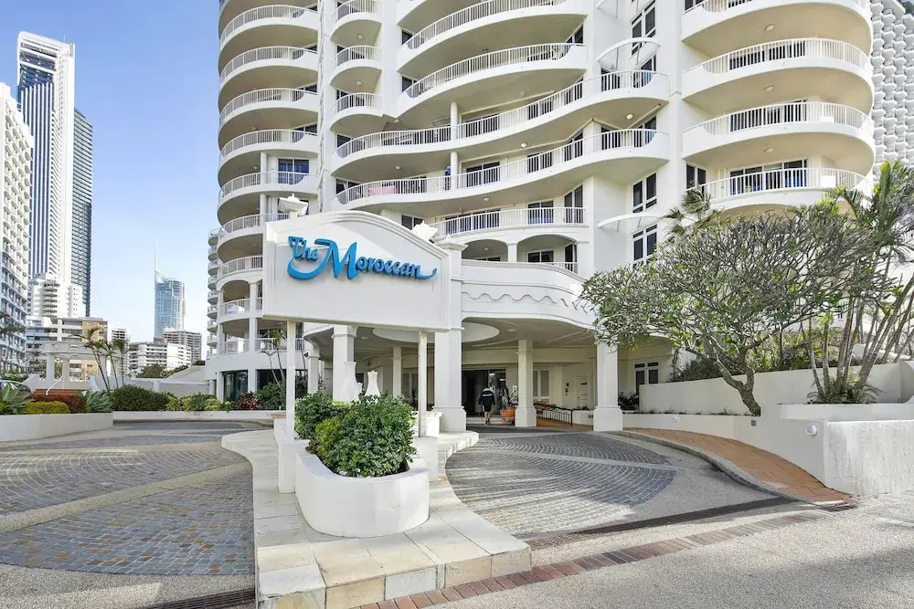Beachfront Luxury 3 Bedroom Apartment