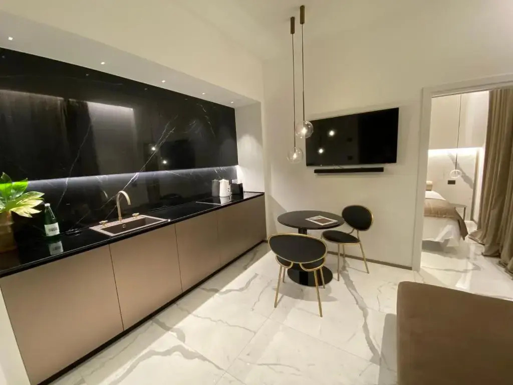 Manin Grand House