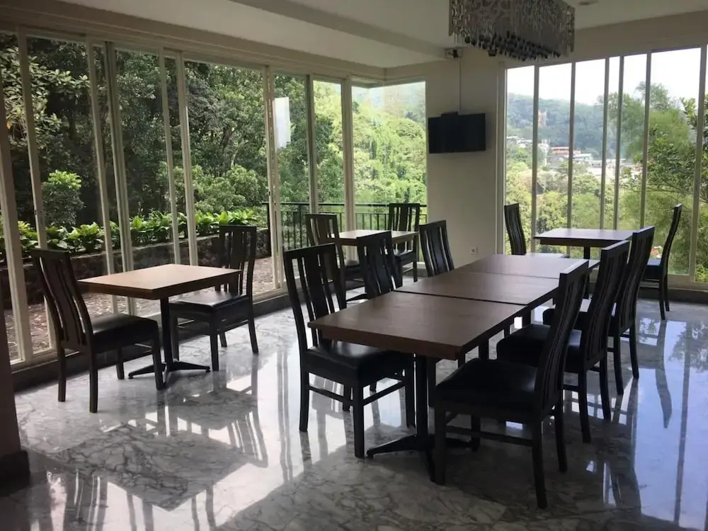 Arainn Bed And Breakfast Tretes Prigen by ecommerceloka