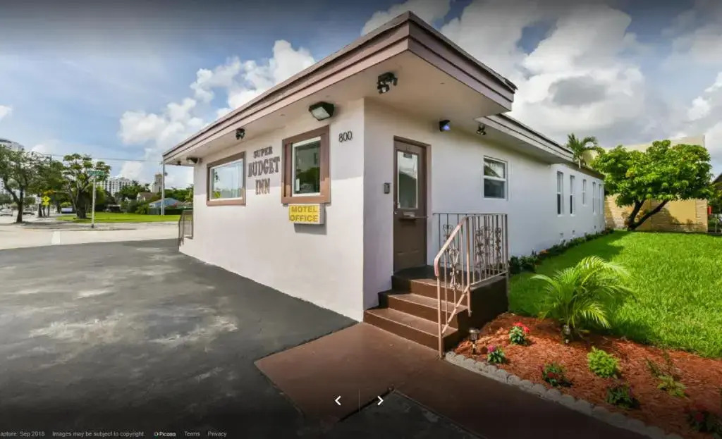 Super Budget Inn