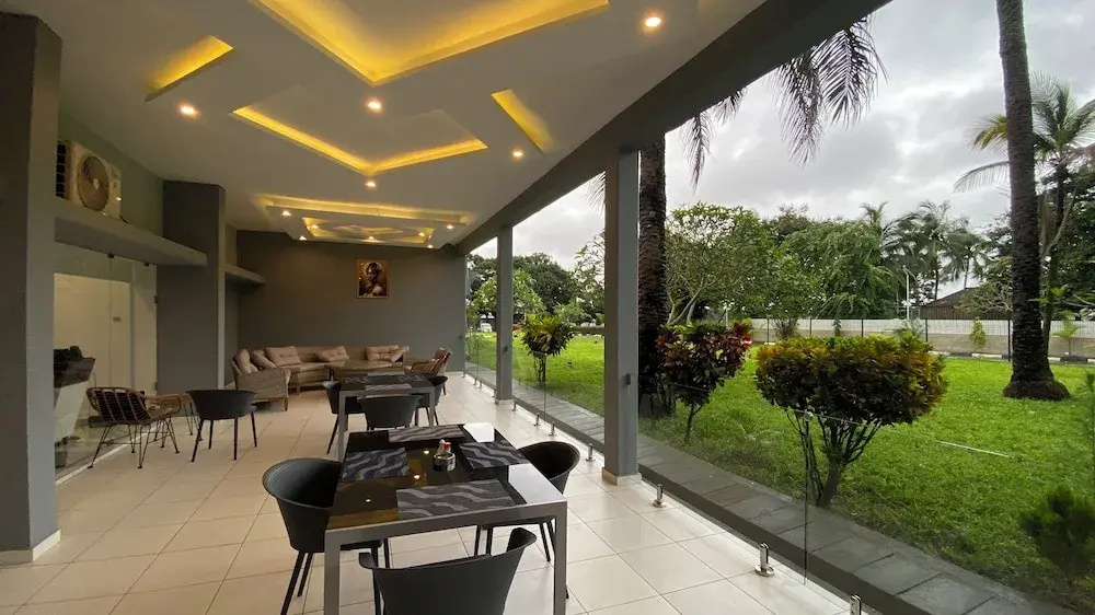 LIA Hotel