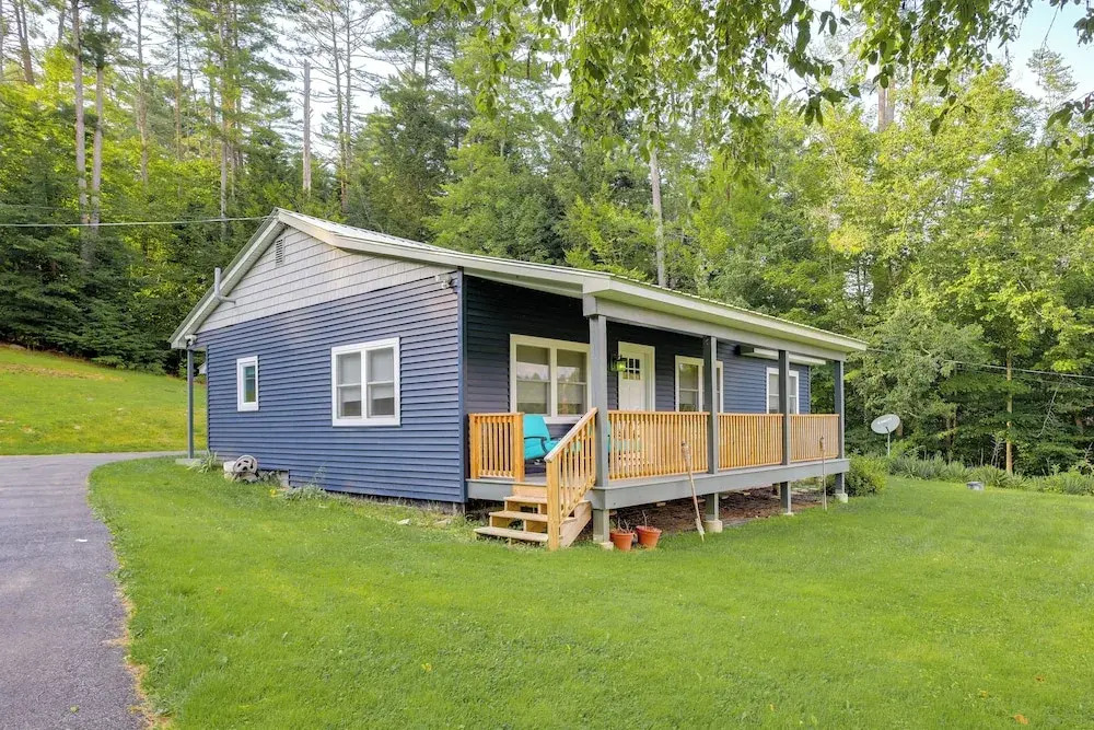 Waterfront Haven w/ Boat Dock! Fort Ann Retreat