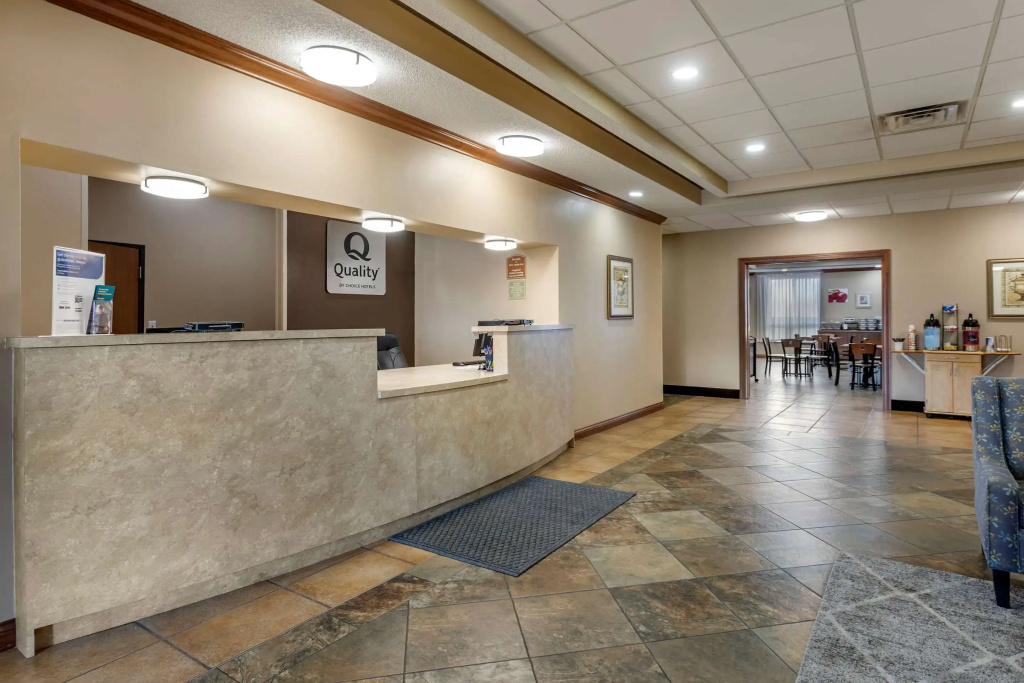 Quality Inn & Suites near Owensboro & Holiday World GOLD AWARD WINNER