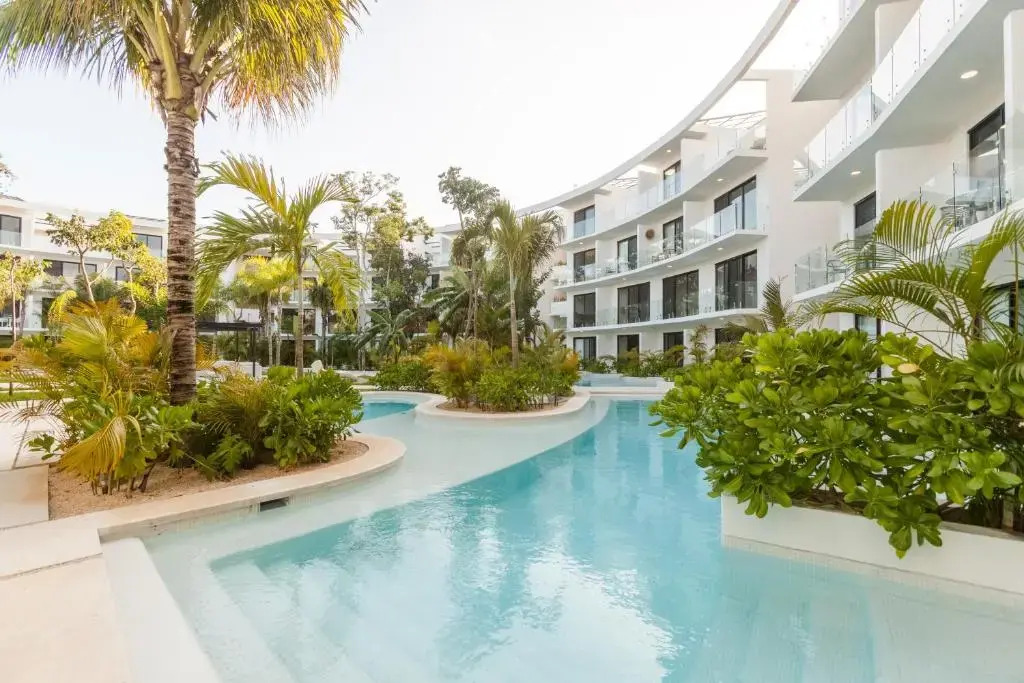 LAGUNAS CENTRAL PARK High tech studio with backyard / Pool & Gym at condo! 2 pax