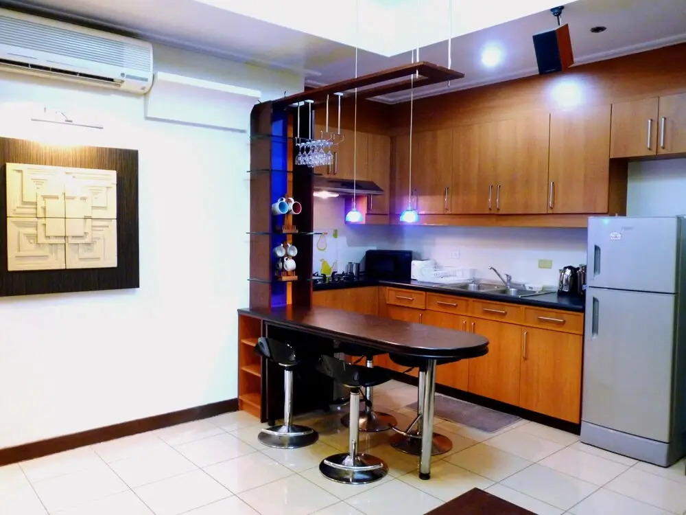 1 Br Robinsons Place Manila Rpr6