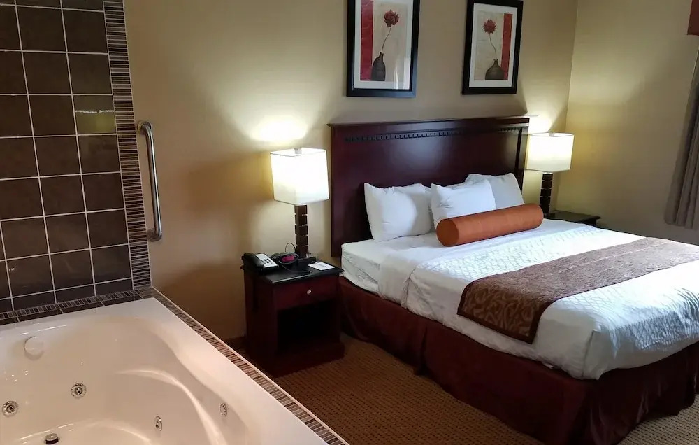 Hotel Lincoln Inn on Route 66 and near I-55