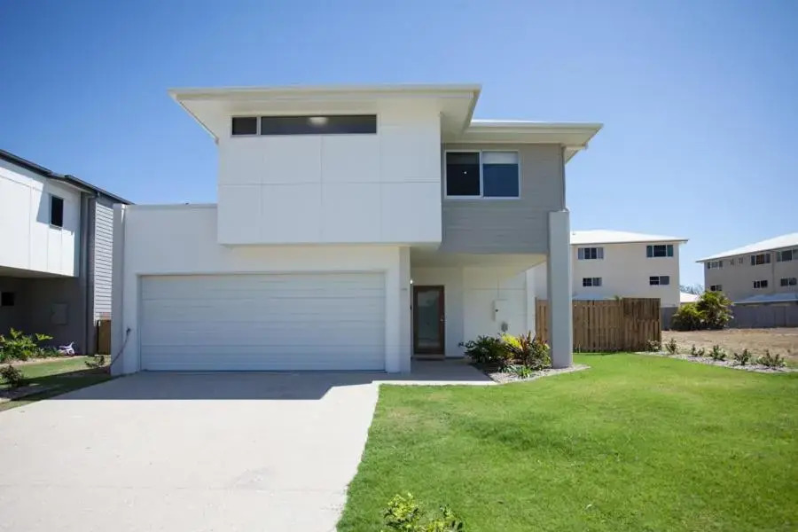Petrie Beach Holiday Home