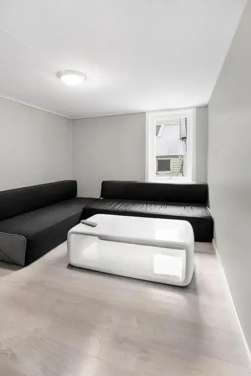 Amazing, central house with big private balcony
