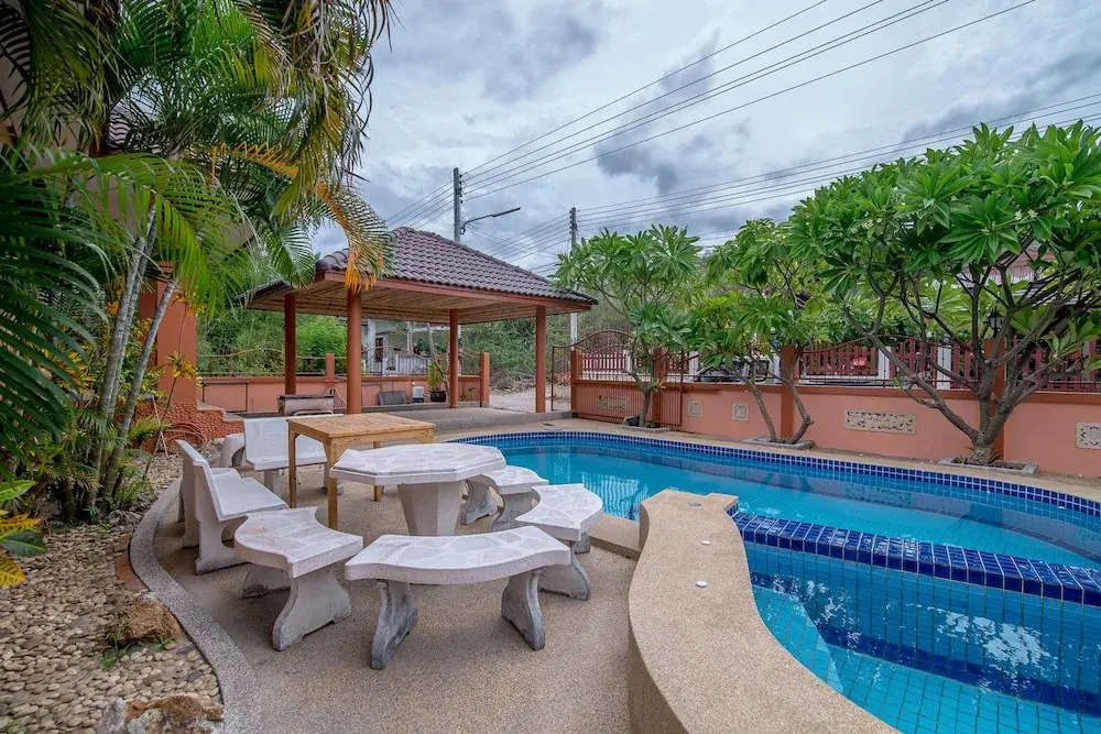 Baan Muang Pool Villa