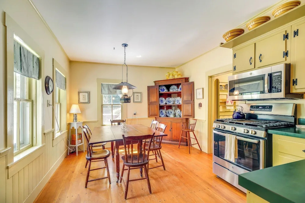 Warren Vacation Rental ~ 3 Mi to Sugarbush Resort!