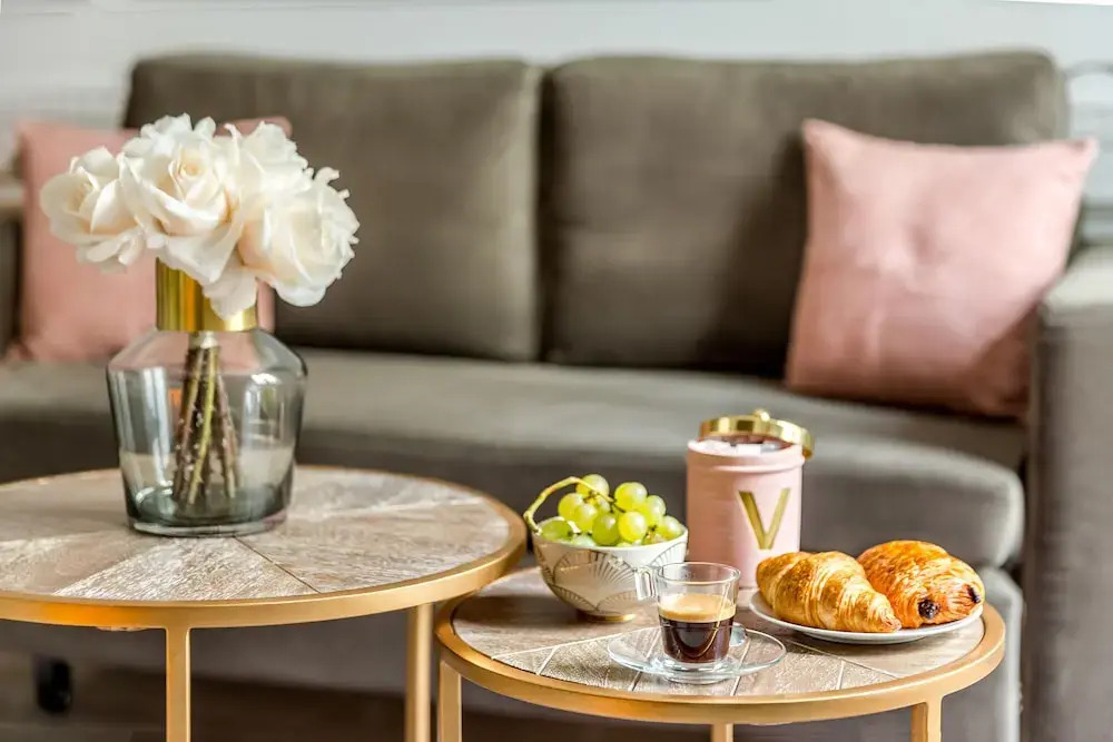 Luxury 2 Bedroom Apartment  Eiffel Tower