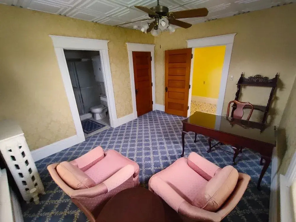 The Weis Mansion Bed and Breakfast
