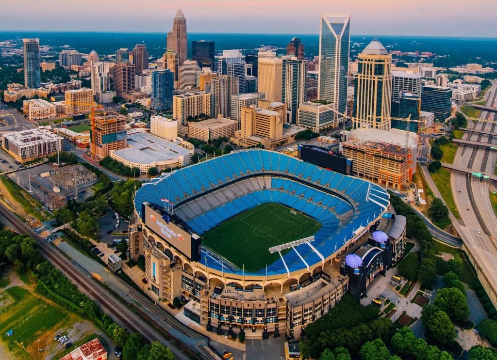 Holiday Inn Express & Suites Charlotte North by IHG