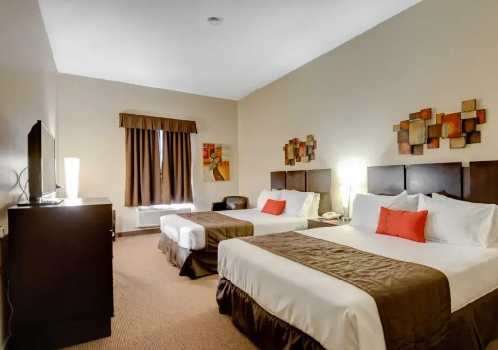 Econo Lodge Inn & Suites
