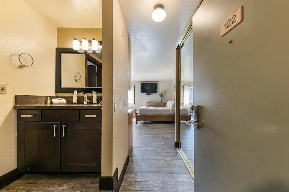 122 Bldg B 1 Bedroom Studio