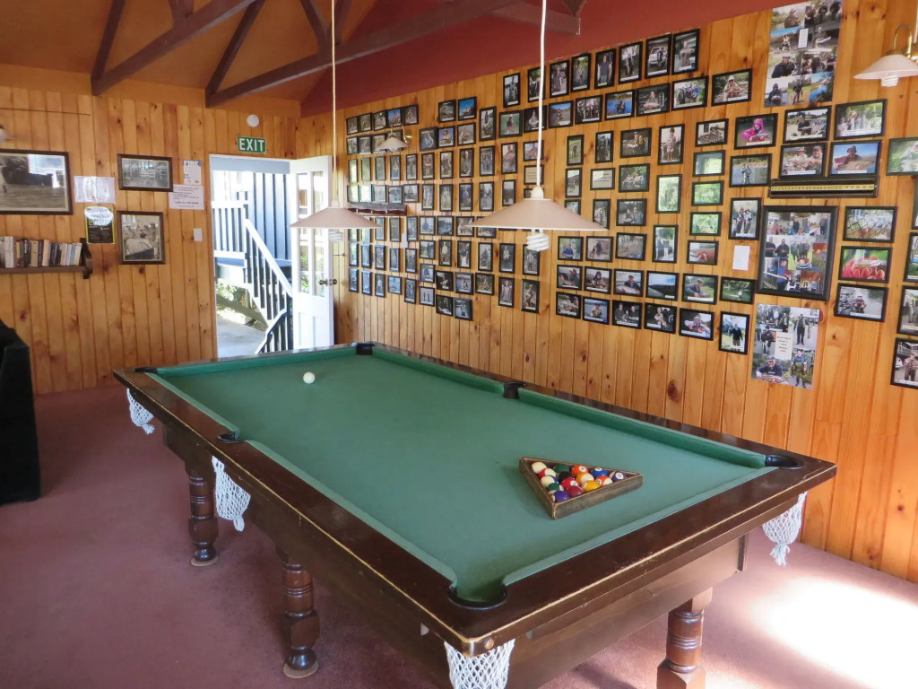 Sportmans Lodge