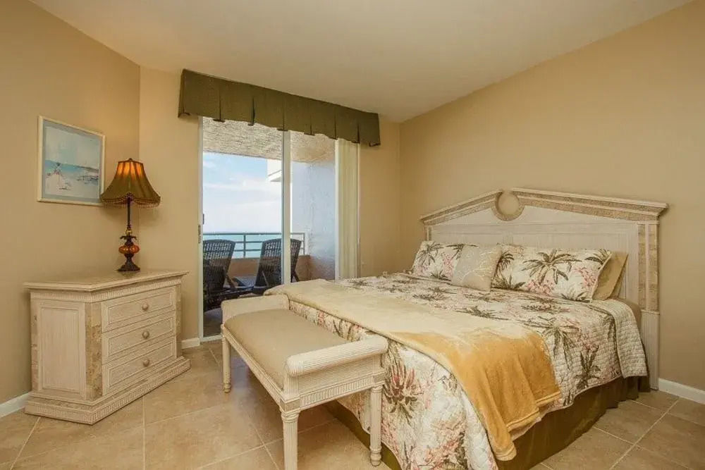 Som 701 - Somerset 3 Bedroom Condo by Redawning