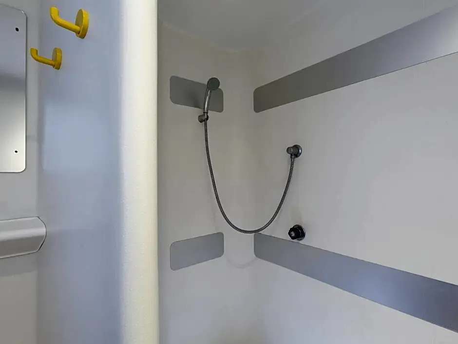 Unisotel Bollène A7 Ex-Hotel F1