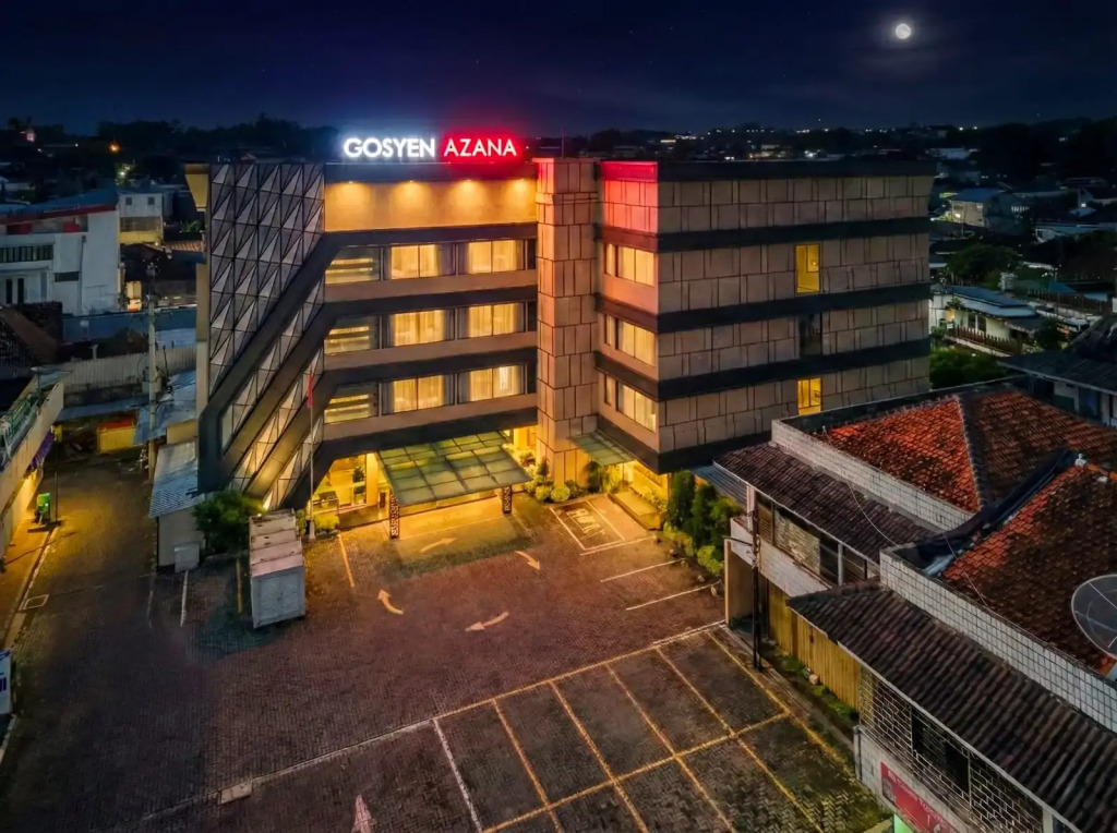 Front One Gosyen Hotel Salatiga