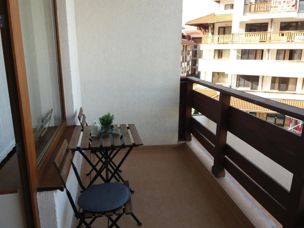 Pine Tree Apartment D34