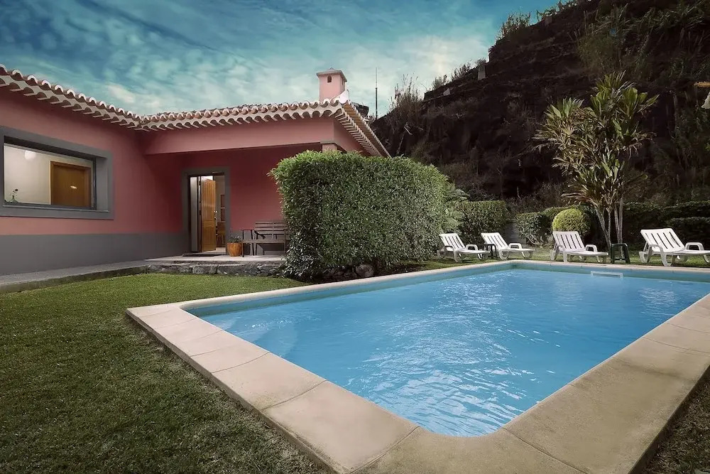 House In Calheta Beach - Best Location In Calheta