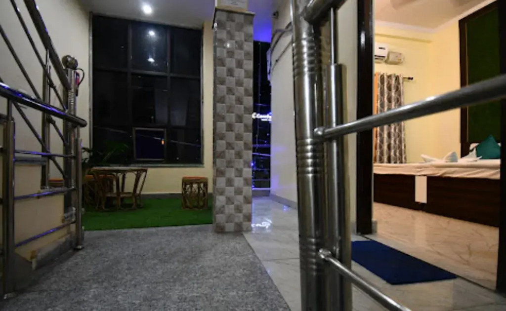 Tapovan Inn