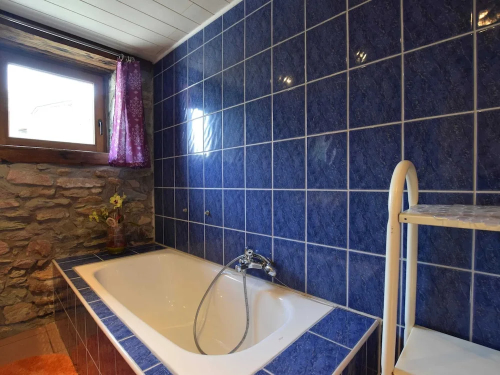 Quaint Cottage In Petite Langlire with Hot Tub
