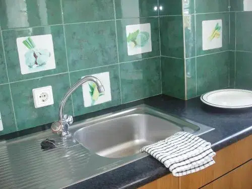Aris Apartments