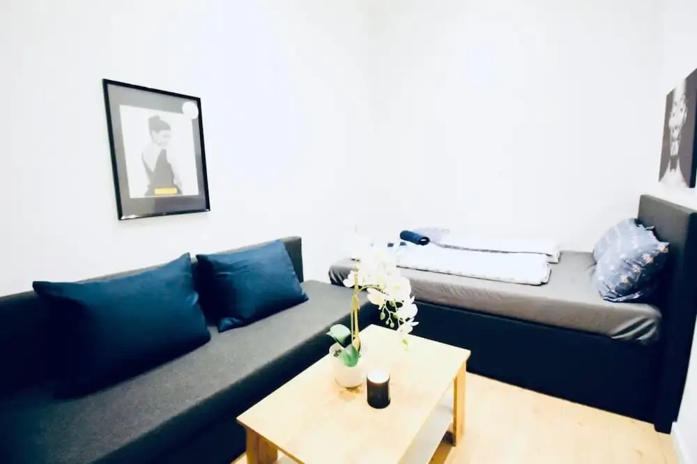 Super Central Cozy 5 BR Shared Apt 10Min Walk to Augarten