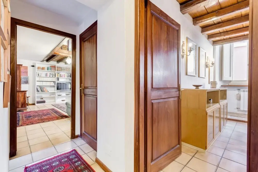 Large and Comfortable 6 Guests Flat in Trastevere